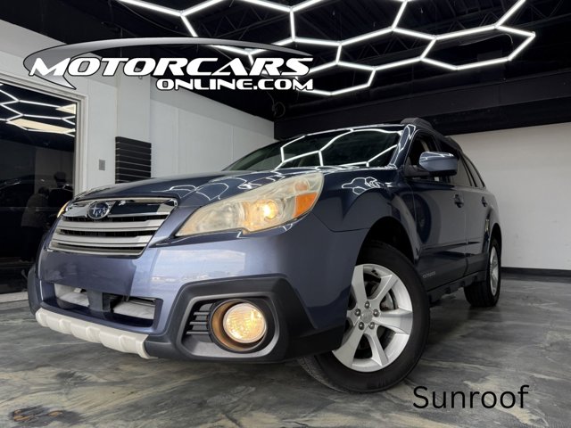 2013 Subaru Outback 3.6R Limited Image 1 of 31
