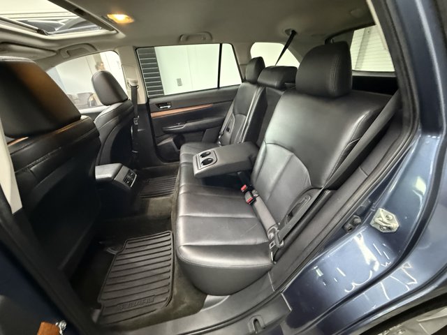 2013 Subaru Outback 3.6R Limited Image 17 of 31