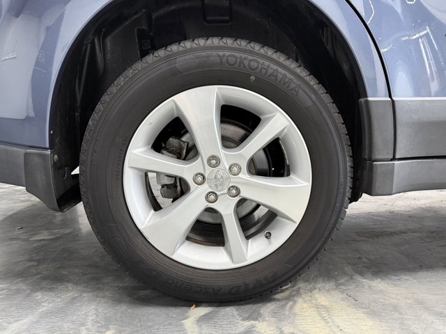 2013 Subaru Outback 3.6R Limited Image 9 of 31
