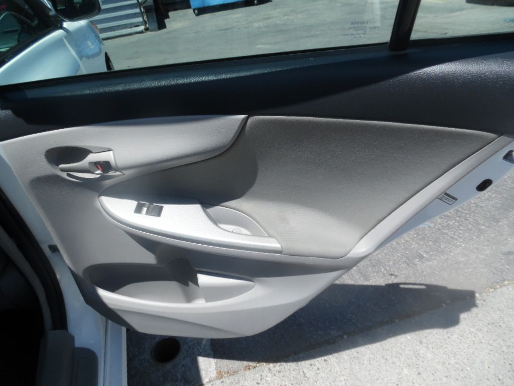 Vehicle image 15 of 19