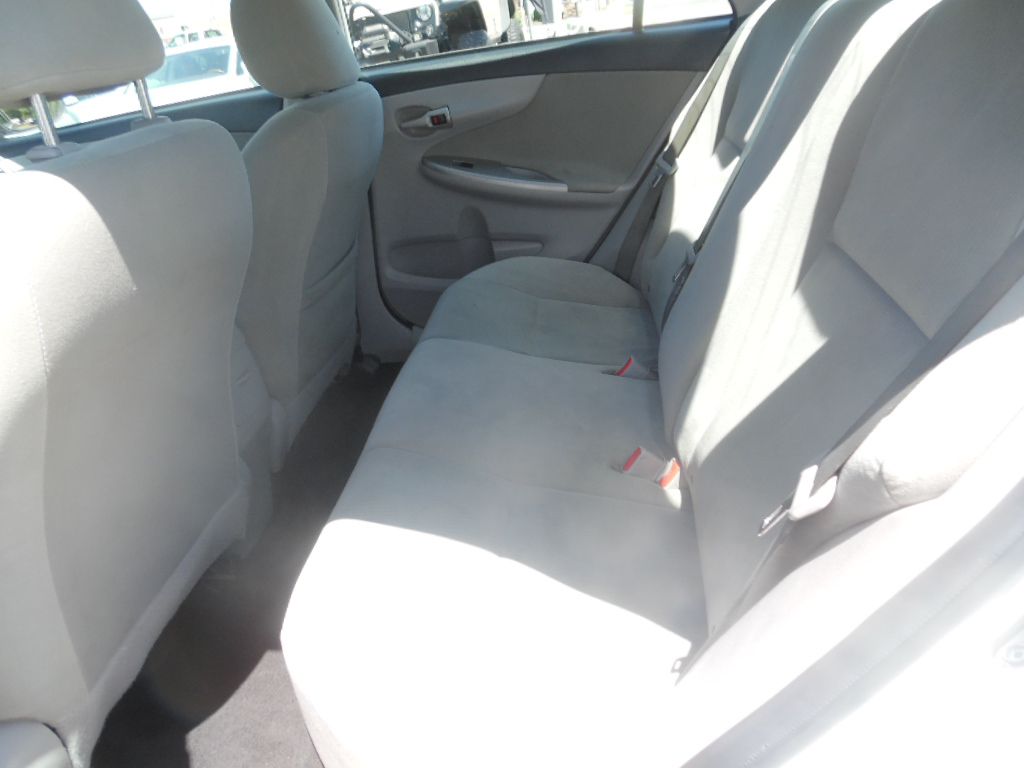 Vehicle image 9 of 19
