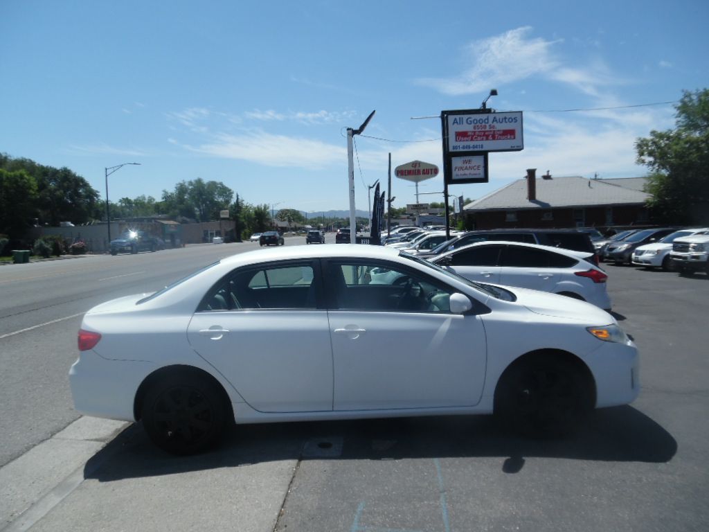 Vehicle image 4 of 19