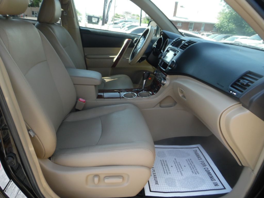 Vehicle image 11 of 22