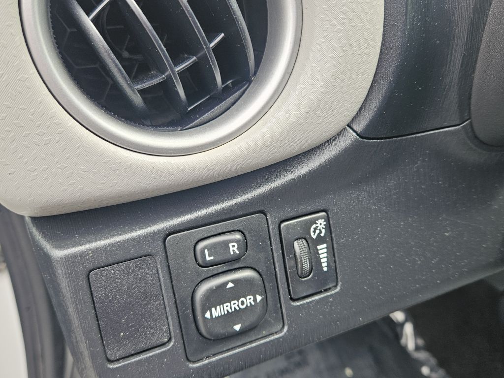 Vehicle image 11 of 22