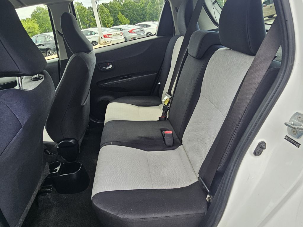 Vehicle image 17 of 22