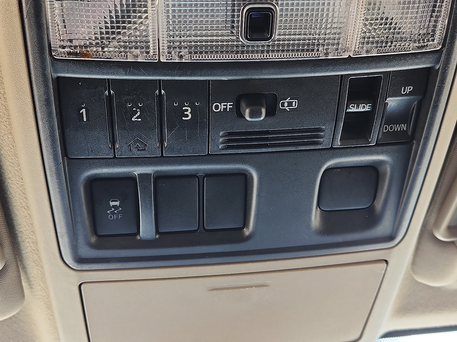 Vehicle image 14 of 20