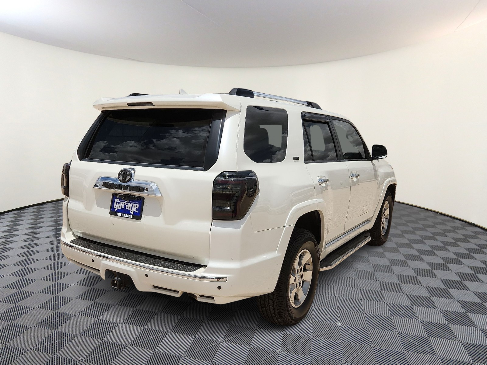 Vehicle image 4 of 20