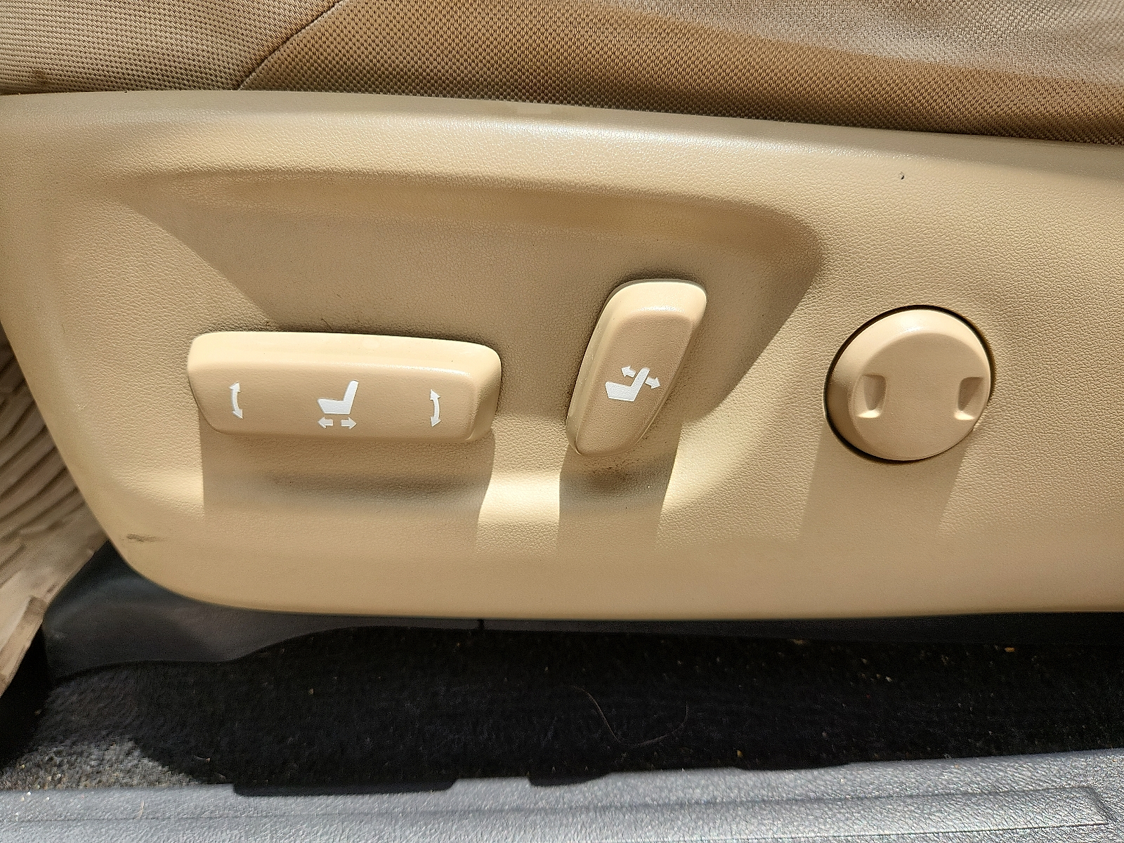 Vehicle image 17 of 20