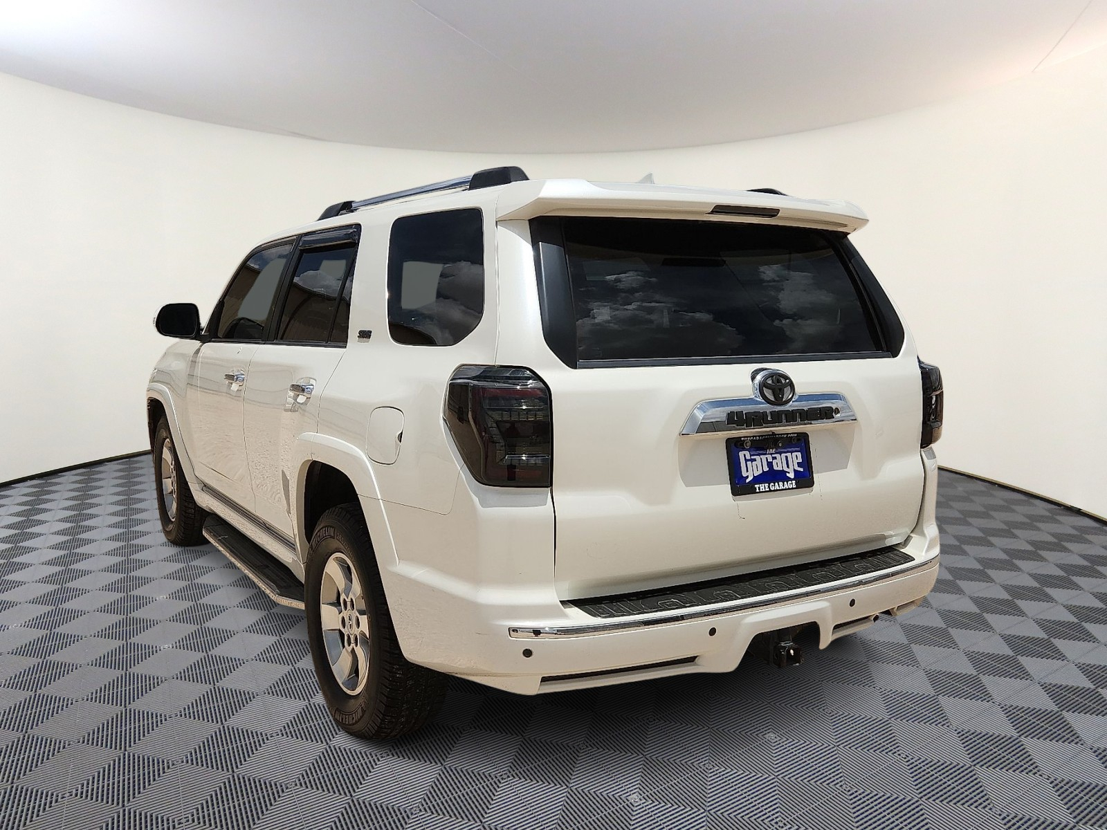 Vehicle image 5 of 20