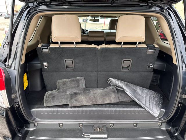 Vehicle image 18 of 43