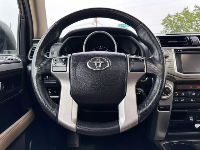 Vehicle image 28 of 43