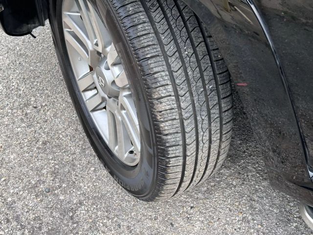 Vehicle image 37 of 43