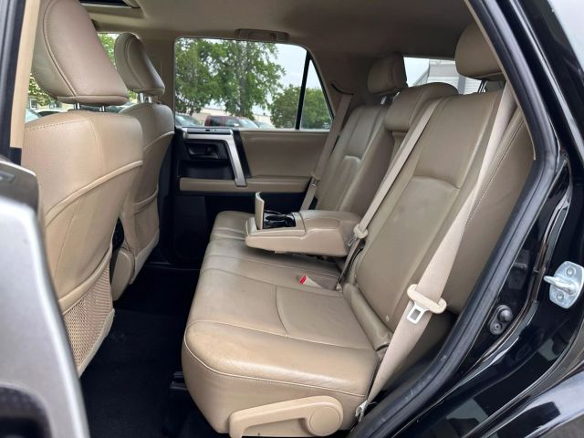 Vehicle image 17 of 43