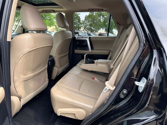 Vehicle image 16 of 43