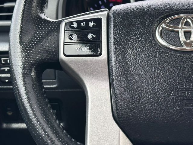 Vehicle image 29 of 43