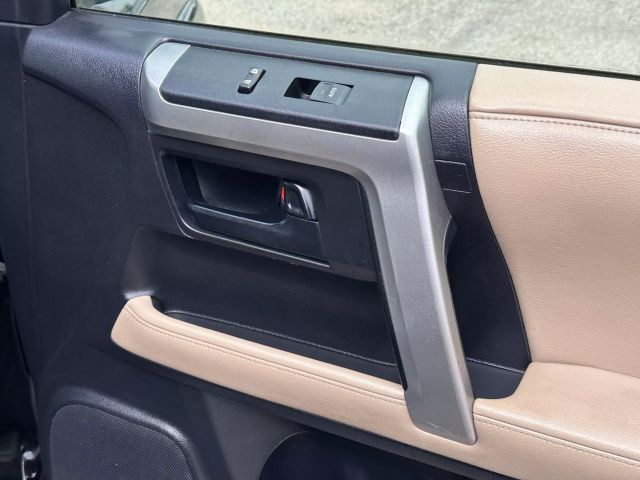 Vehicle image 20 of 43