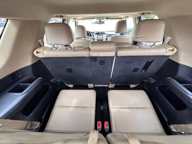 Vehicle image 19 of 43