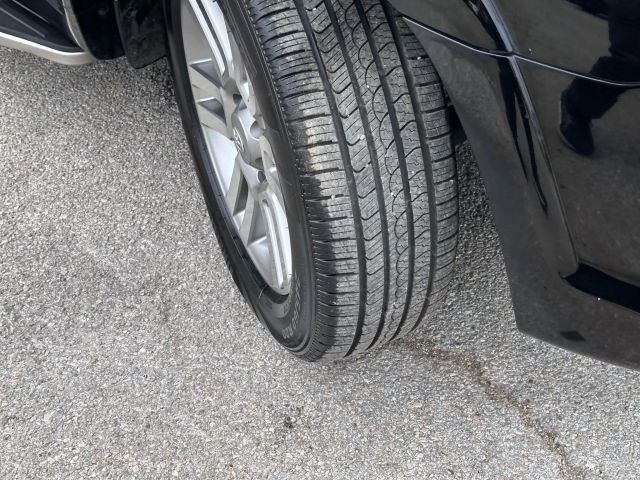 Vehicle image 40 of 43