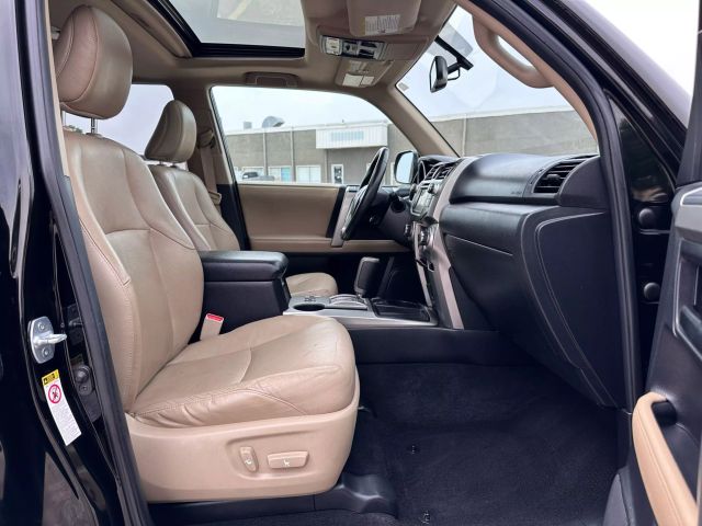 Vehicle image 22 of 43