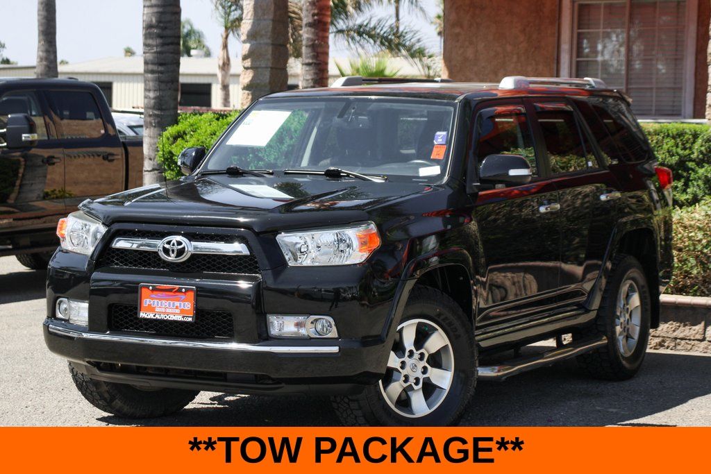 2013 Toyota 4Runner SR5 Image 2 of 47