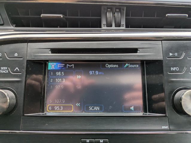 Vehicle image 12 of 18
