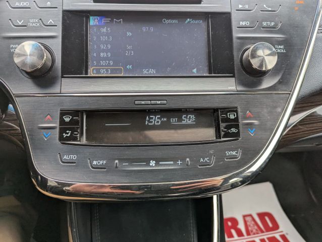 Vehicle image 14 of 18