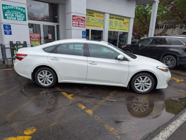 Vehicle image 3 of 18