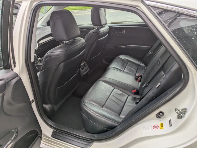 Vehicle image 10 of 18