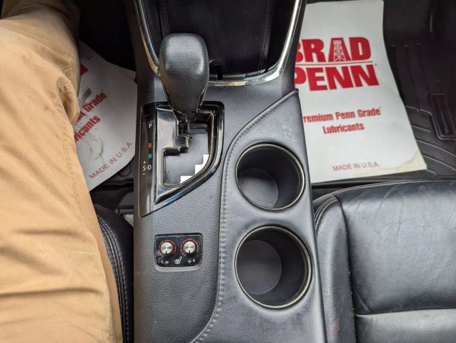 Vehicle image 15 of 18