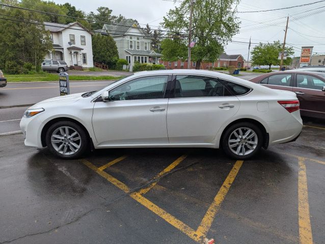 Vehicle image 7 of 18