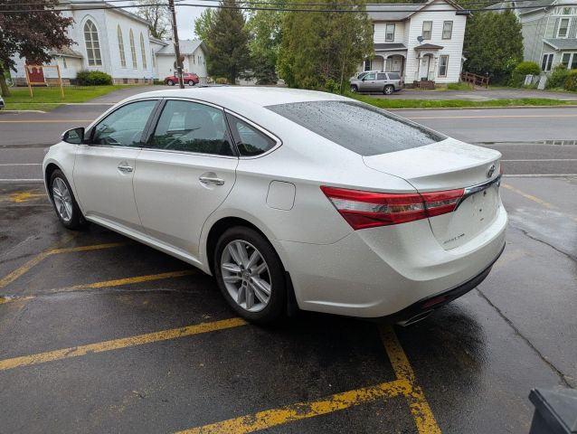 Vehicle image 6 of 18
