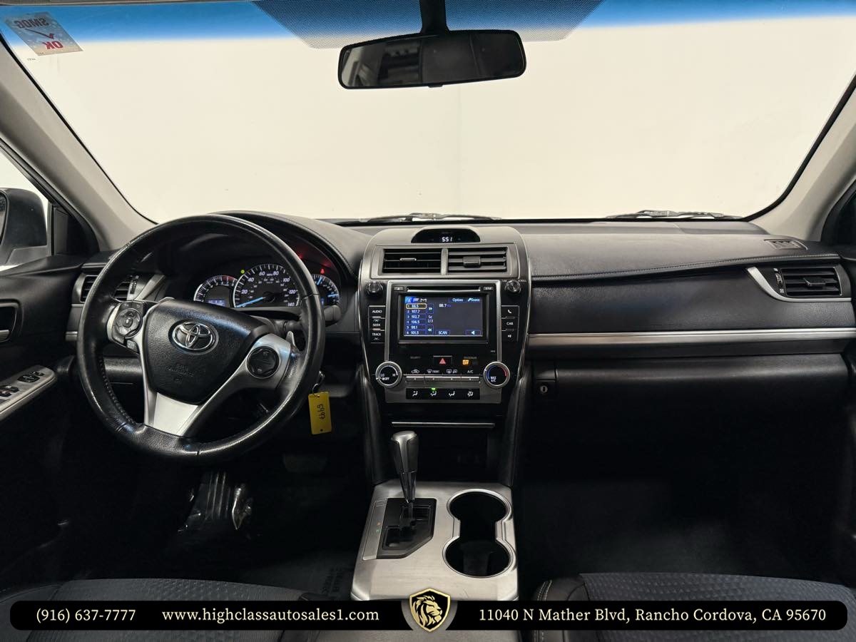 Vehicle image 32 of 54