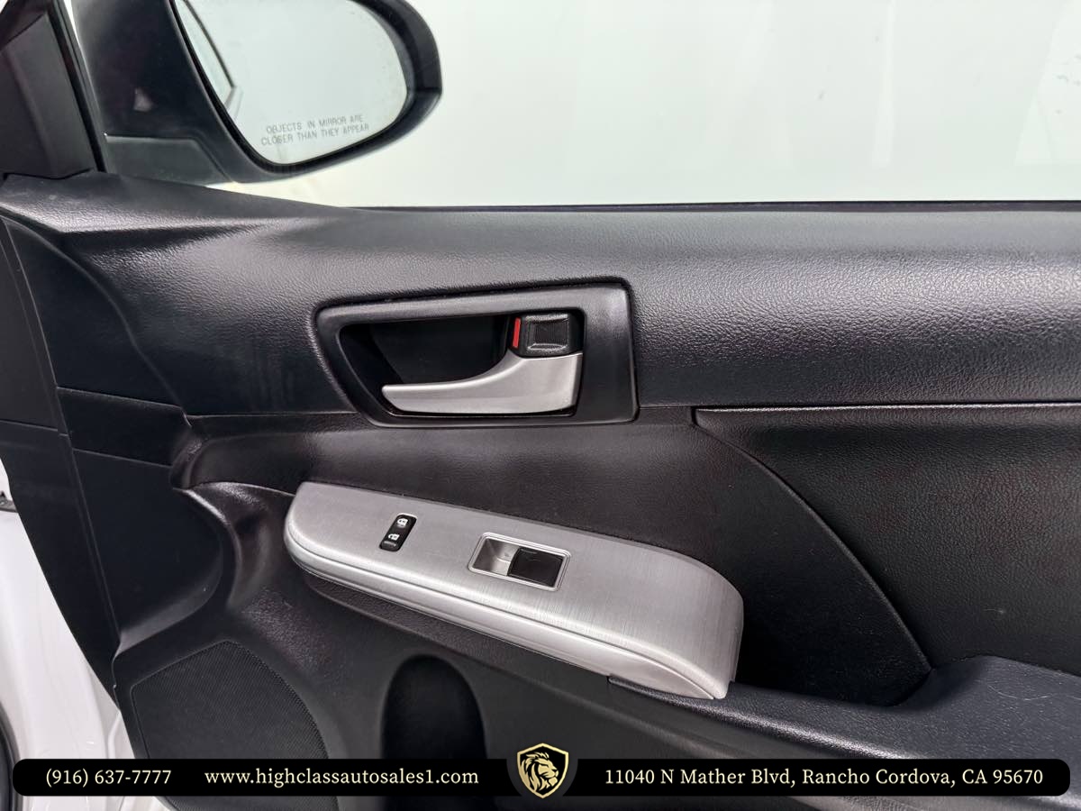 Vehicle image 27 of 54