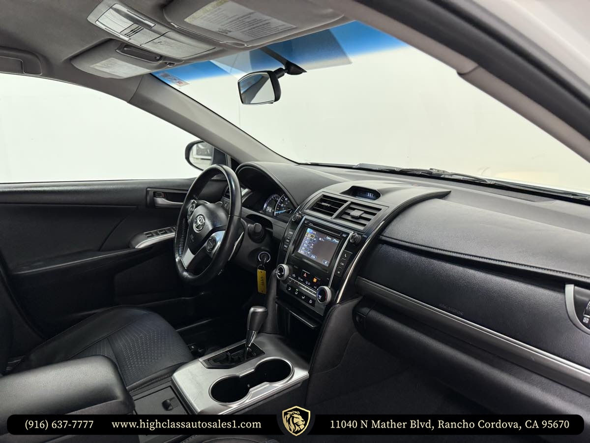 Vehicle image 28 of 54