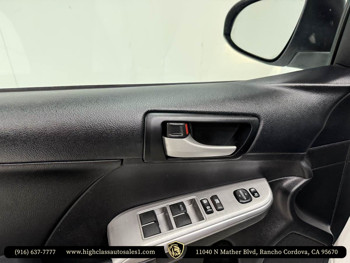 Vehicle image 14 of 54