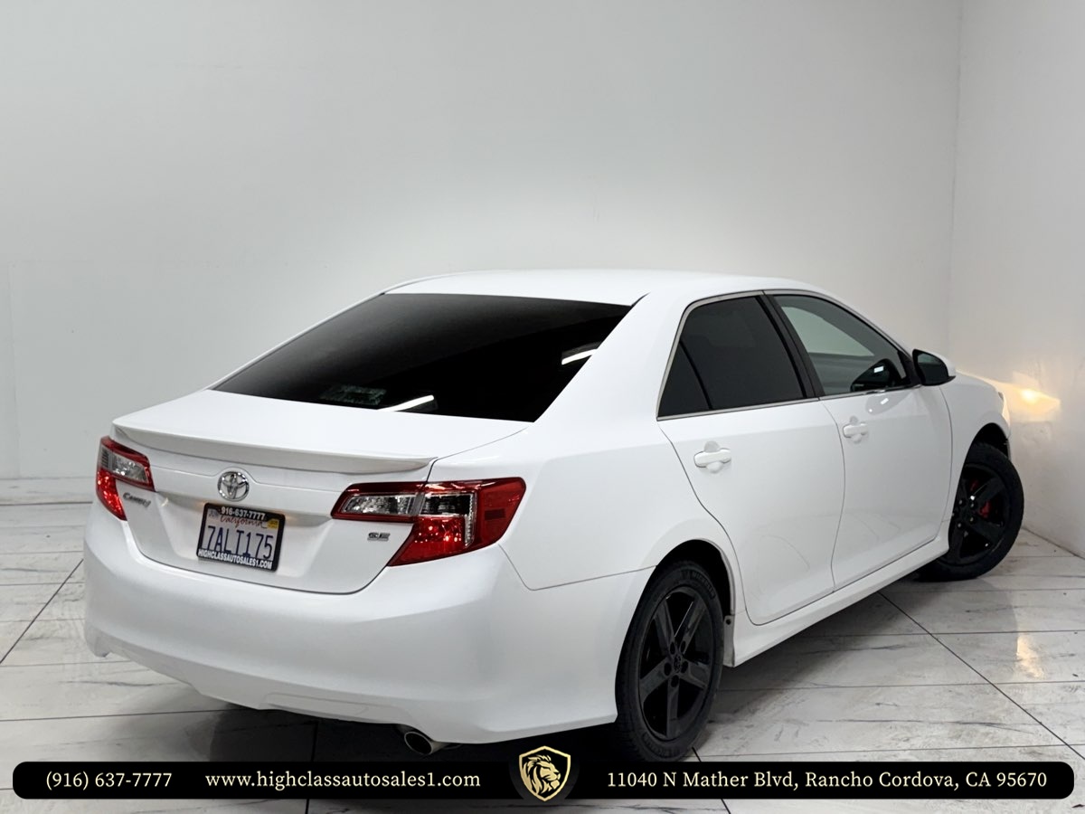 Vehicle image 7 of 54