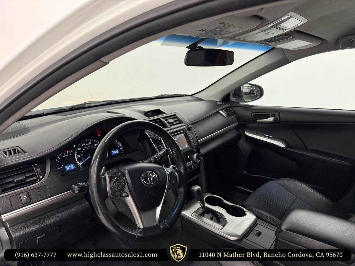 Vehicle image 15 of 54