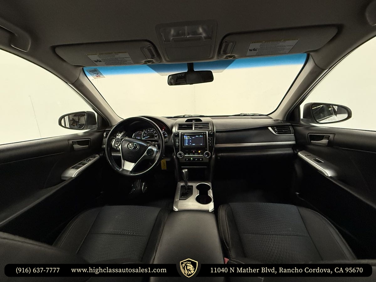 Vehicle image 31 of 54