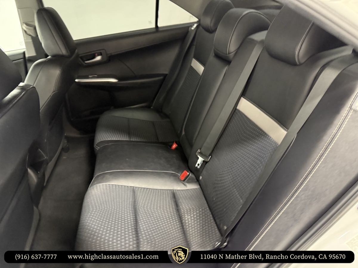 Vehicle image 21 of 54