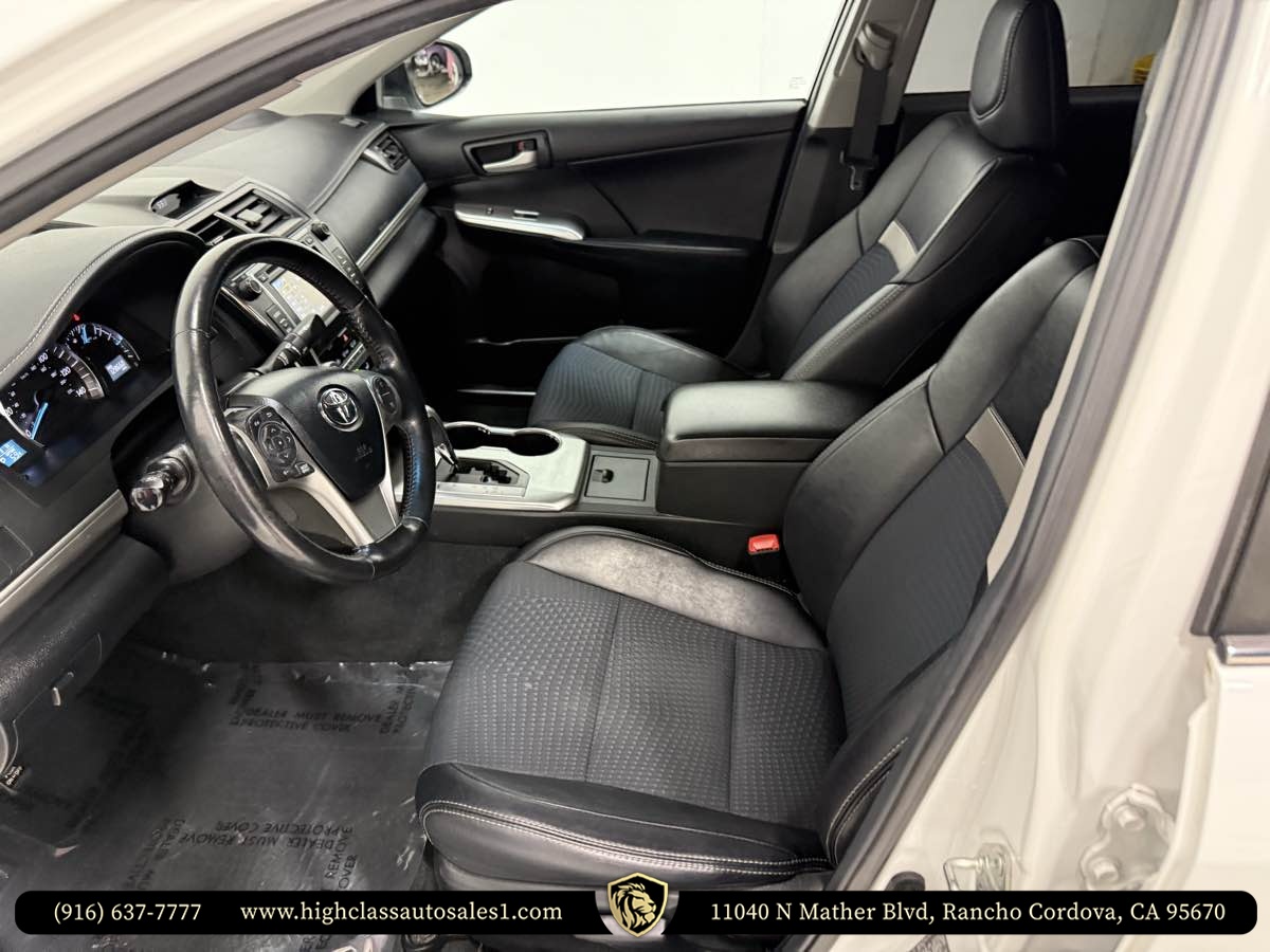 Vehicle image 16 of 54