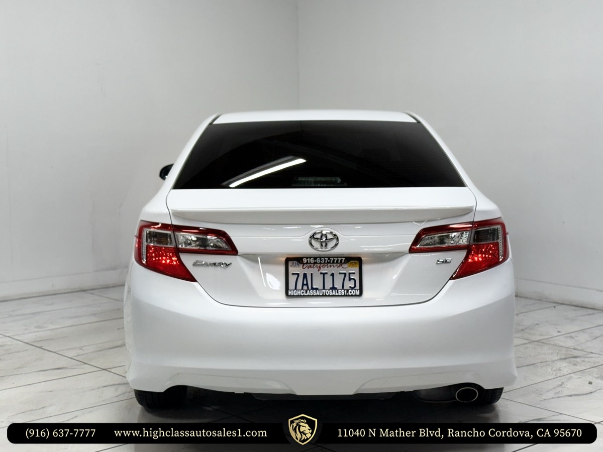 Vehicle image 10 of 54