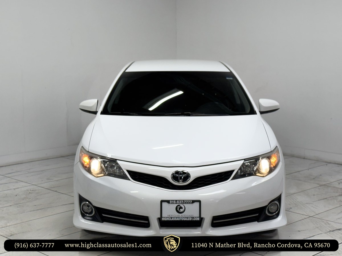 Vehicle image 4 of 54