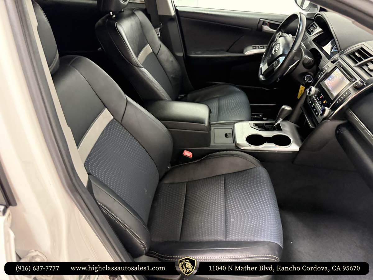 Vehicle image 29 of 54