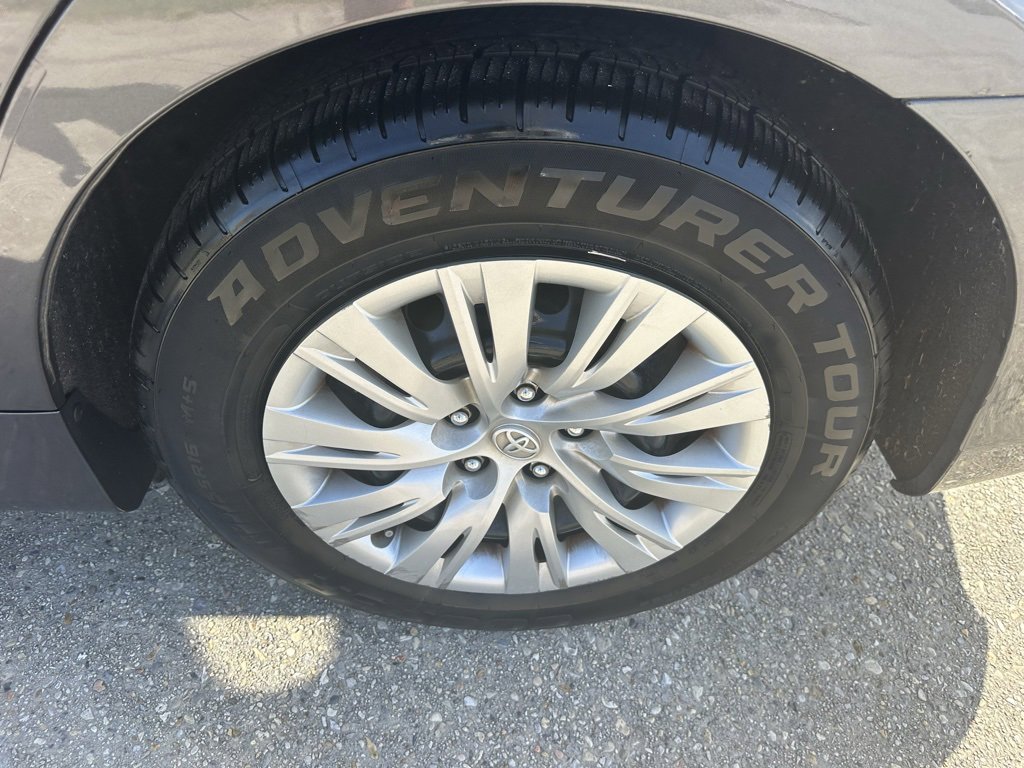 Vehicle image 22 of 23