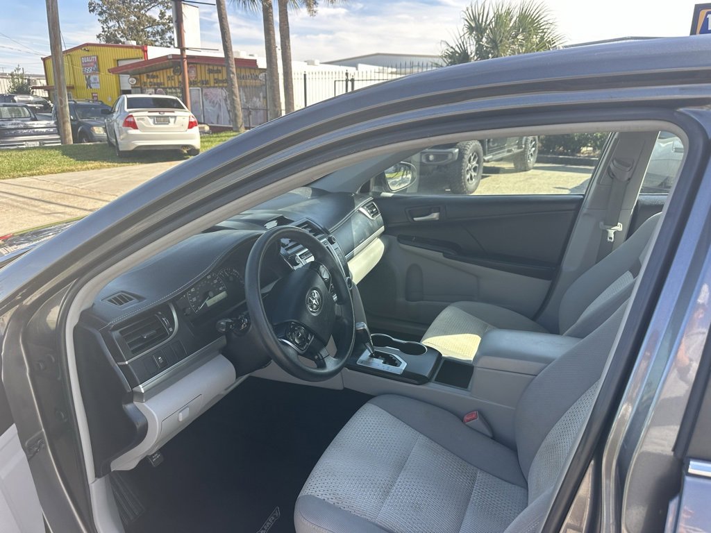 Vehicle image 9 of 23