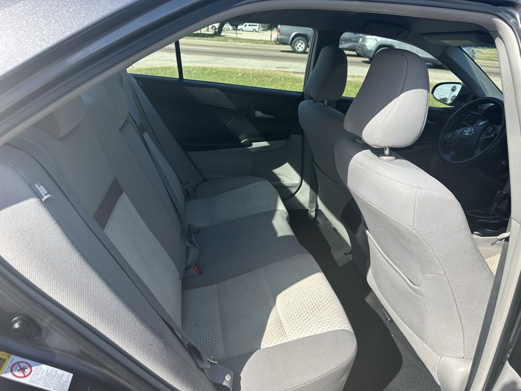 Vehicle image 16 of 23