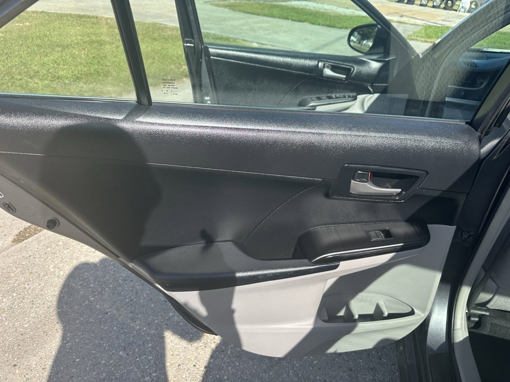 Vehicle image 12 of 23