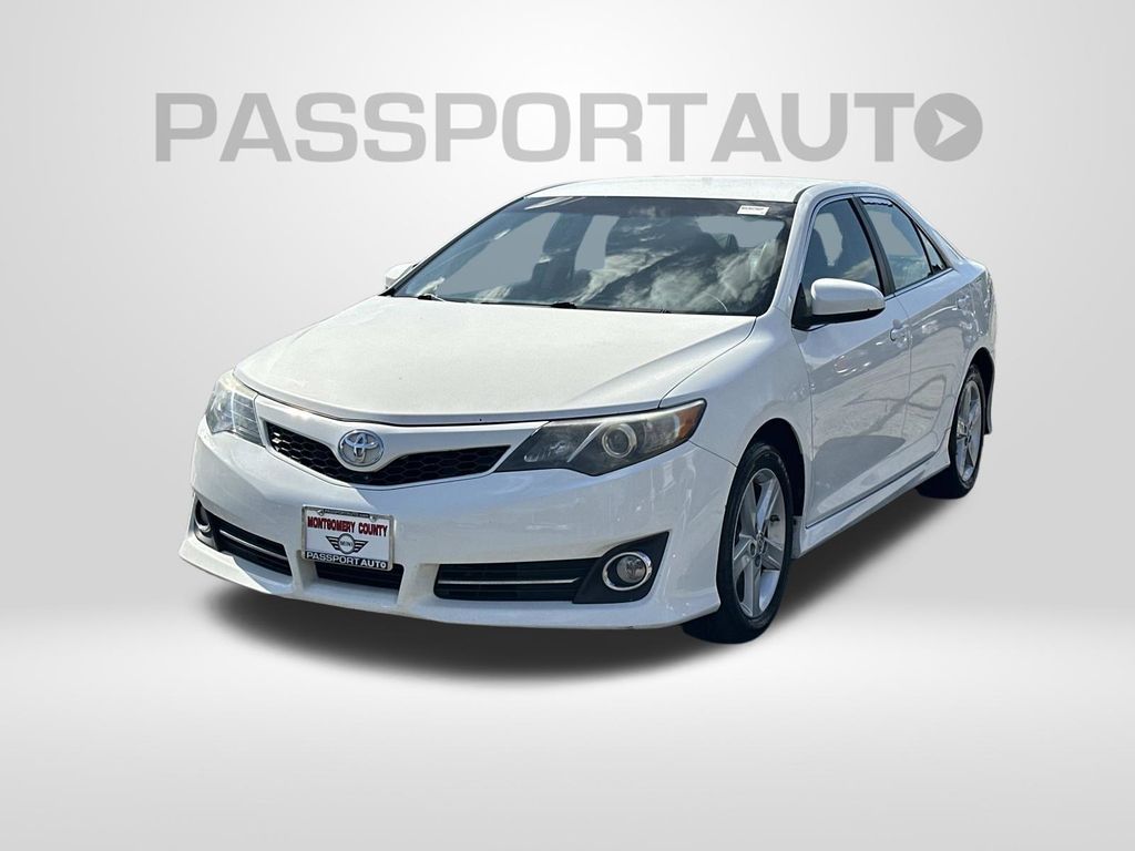 2013 Toyota Camry L Image 1 of 30