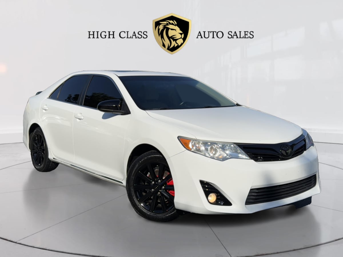 Vehicle image 6 of 71