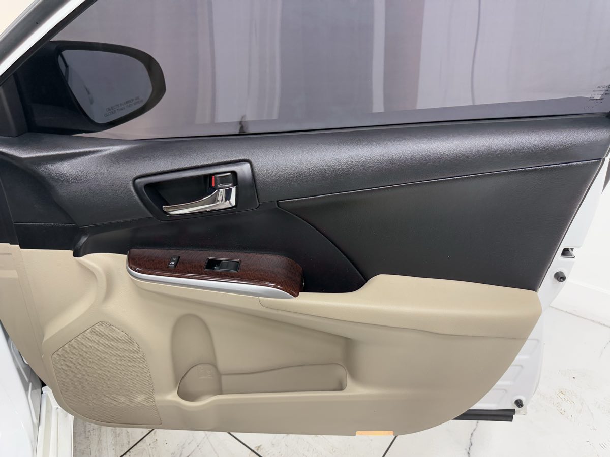 Vehicle image 31 of 71